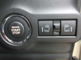 運転席からもスイッチ1つでリヤドアを開閉する事ができます。