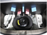 もちろんスペアタイヤや車載工具も完備☆ 万が一のパンクに備えて使用方法もお伝えします!