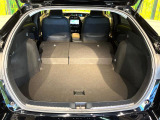 普段のお買い物や通勤、送迎等に十分な荷室スペースを確保しております。セカンドシートを倒すと、大きな荷物の積載も可能です♪