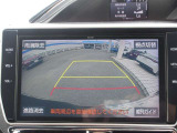 バックガイドモニターで、後方を確認しながら安心して駐車することができます。運転初心者も熟練者も必須の機能ですよ!