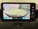 バックモニター付きで、車庫入れやバック時の後方確認をサポート。