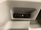 ハンドルの左下にETCがついています。高速道路の料金所の通過も楽々です。 カードの取り出しもしやすい場所についています。
