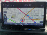 お出かけの際に安心のナビ付です☆バックカメラ機能で駐車もスムーズに行えます。