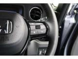 Hondaセンシングの機能のひとつ、アダプティブクルーズコントロール付!アクセルから足を離しても設定したスピードと前車との車間を保ち走行してくれます!車線維持もアシスト☆高速道路で疲労軽減ですね☆