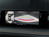360&deg;モニターが標準装備されておりますので、細い道や狭い駐車場でもラクラク♪ 視認性もバッチリです。