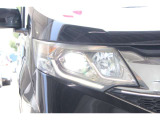 LEDヘッドライトで夜間の視認性も高く、更にオートライト搭載で、車外の明るさを感知し自動でライトを点消灯します。またエンジンOFFにすれば一緒に消灯し、消し忘れやトンネル走行時などに非常に重宝します!