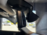 ETC車載器システム内蔵自動防眩ルームミラー ITSスポットによる渋滞情報受信サービスでは1000キロ先の渋滞情報まで網羅する事が可能です!