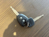 4WD/寒冷地仕様/純正オーディオ/フルフラットシート/インパネシフトレバー/アクセサリーソケット/キーレスキー/スペアキー/取り扱い説明書/ETC/積込アルミ付きタイヤ