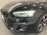 マトリクスLEDヘッドライトは、ロービーム用のLEDライトと、ひとつのユニットに多数のLEDが組み込まれたハイビーム用ヘッドライトが組み合わされた革新のヘッドライトです。