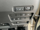 各種スイッチがまとまって付いています。