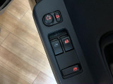 ご納車までに、弊社サービススタッフによる点検整備を行い、バッテリー、エンジンオイル、オイルエレメント、ワイパーゴムを交換し、ブレーキを分解、摩耗等を確認、必要であれば交換、安心してお乗りいただけます!