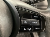 【アダプティブ・クルーズ・コントロール】予め設定した車速内でクルマが自動的に加減速。 前走車との適切な車間距離を維持しながら追従走行し、高速道路でのドライバーの疲労を軽減してくれる嬉しい機能付♪