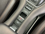 パーキングブレーキはスマートな電子制御式と合わせて渋滞時等にブレーキペダルから足を離しても停車状態を保持してくれるオートブレーキホールド機能で運転が楽になります。スタートはアクセルペダルを踏むだけ