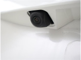 バックカメラが付いているので後方確認が非常にしやすいです。今や運転初心者も熟練者も必須装備!ついていて損はないですね♪