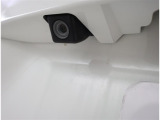 バックカメラが付いているので後方確認が非常にしやすいです。今や運転初心者も熟練者も必須装備!ついていて損はないですね♪