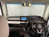 【前方視界】開放的な前方視界!運転がしやすく疲れにくいです♪窓が大きく、見通しがとっても良いおクルマですよ♪