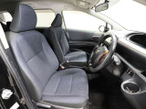ゆったり室内で運転もしやすいです♪使い勝手の良い配置も考えられています!!