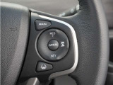◆アダプティブクルーズコントロール◆予め設定した車速内でクルマが自動的に加減速。前走車との適切な車間距離を維持しながら追従走行します。【LKAS】車線維持支援システムでステアリング操作を支援。