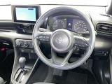 運転席まわりです。 各操作スイッチは使いやすい位置に配置されてます。