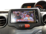 【テレビ】車内でテレビ視聴が可能なオーディオ機能。休憩中や待ち時間も退屈せずにお好みの番組を楽しめる嬉しい装備です。