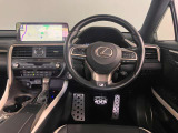 運転席付近。
