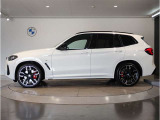 【BMWのxDrive】xDriveはいかなる状況下でも安定した走りを実現しています。 これによりストレスなく運転できることはもちろんのこと、安全性能も向上しています。