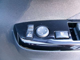 ドアミラーの鏡面の調節、格納は運転席からすべて操作できます!
