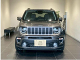 【フロントグリル】7スロットルグリルはJeep伝統の証です。SUVのみにこだわり続けている伝統あるJeep車へお乗り頂いてみてはいかがですか?