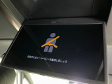 【フリップダウンモニター】大画面モニターで後席でもエンタメをお楽しみいただけます。小さなお子様にも大人気の装備です♪