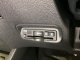 ハンドルの左下にETCがついています。高速道路の料金所の通過も楽々です。カードの取り出しもしやすい場所についています。
