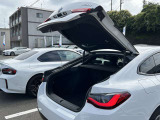 お車はご予約状況などによりご案内出来ない場合がございます。ご来店頂ける際は、事前にご連絡くださいますようお願い申し上げます。