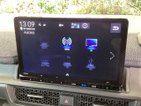 ナビ機能だけでなく、ミュージックサーバー、Bluetooth、フルセグテレビ、DVDとCD再生など、オーディオ機能がついています。