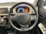 インテリアに合わせたデザインのステアリングは、運転される方のことも考え、運転しやすい形状、大きさです。是非一度、実際に触ってお確かめください。