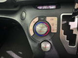 オートエアコンで快適な室内です。