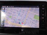 日産純正Wi-Fi内蔵9インチナビ(MM223D-L)装備。スマホを使って部分地図更新が可能です。フルセグ地デジTV、FM/AMラジオ、Bluetoothオーディオ、SDカード対応などオーディオ機能も充実です。