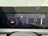水平にレイアウトされた先進的なデザインのスピードメーター☆彡 低走行でイチオシのお車です(*^^*)