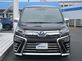 広々とした車内空間にデザインも人気のお車です!