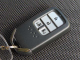 スマートキーはかばんやポケットに入れておけば、ドアのロックアンロックやエンジンの始動が出来ます!