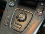 シフトレバーも操作性良く出来ています。運転縞柄ドライブモードを切り替え可能です