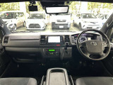 弊社の商品車両は横浜本牧にあります本部で隅々までチェックを行い、トヨタの厳しい商品基準をクリアした厳選した車両を展示しています。