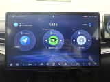 15.6インチの大画面ディスプレイを備え、さまざまな機能やアプリをご利用いただけます。視認性にも優れ、快適で先進的なドライブ空間を演出します。