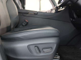 パワーシート搭載。微妙な調整が手軽にでき、ピッタリなポジションで運転することが可能です。