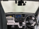 【前方視界】開放的な前方視界!運転がしやすく疲れにくいです♪窓が大きく、見通しがとっても良いおクルマですよ♪