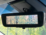 【デジタルインナーミラー】後席の大きな荷物や同乗者で後方が確認しづらい時でも安心!カメラが撮影した車両後方の映像をルームミラー内に表示。クリアな視界で状況の確認が可能です!