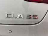 納車前整備は、メルセデスベンツ国際認定メカニックによる最新の検査ライン等の施設が充実した当社工場で入念に行います。メルセデス・ベンツの定める厳しい基準をクリアしたお車のみをご案内させて頂きます。