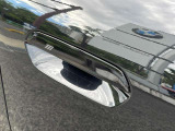 【デザインとの融合】BMWデザイナーが創り出したボディデザインを損なう事のない様に配置とデザインに拘っています。ドアノブについてもBMWの拘りに妥協はありません。