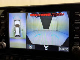 【フロントカメラ】運転席に座った状態で死角になりやすいクルマの前の様子まで確認でき安全ですね♪
