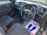 小さな見た目でもゆうったりとした運転席♪