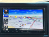 【カーナビゲーション】タッチパネルや音声操作に対応した高精度カーナビを搭載。快適性と操作性を両立し、旅行や長距離ドライブでも安心して目的地まで移動できます。