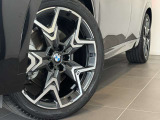 BMW純正アロイホイールはモデルやパッケージに合わせてデザインされています。洗練されたデザインで、足元の個性を引き立てます。